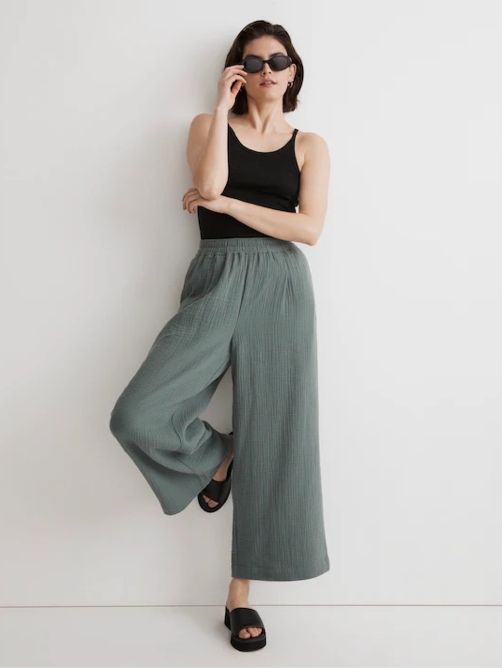 Madewell | The Untailored Wide-Leg Crop Pant in Lightspun | Small Petite | Green